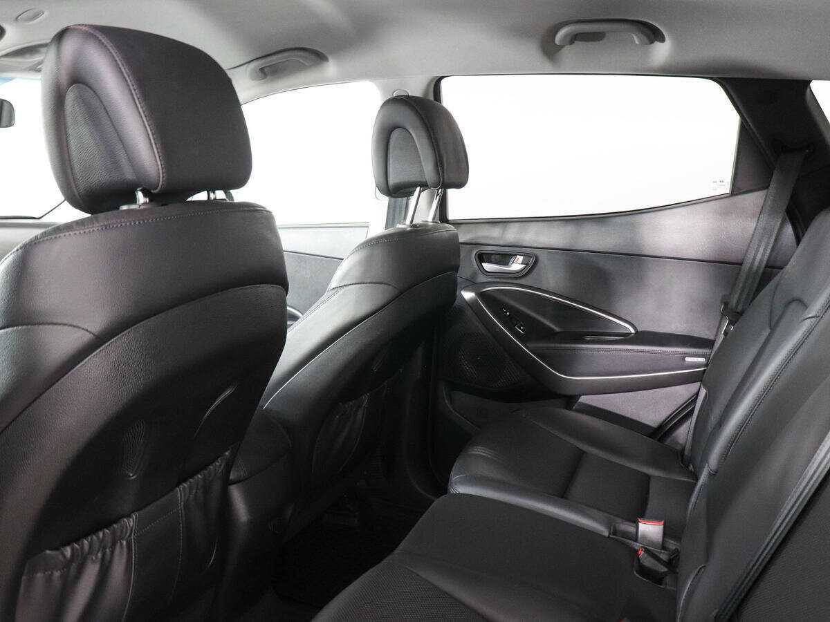 Б/У Хендай Санта Фе 2015 года. Фото: #11