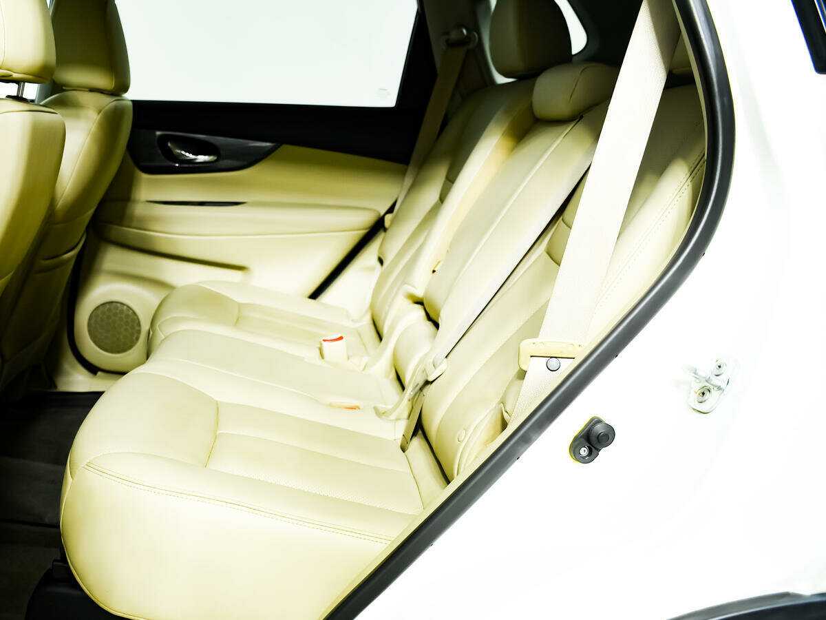 Б/У Ниссан Икс-Трейл 2017 года. Фото: #9