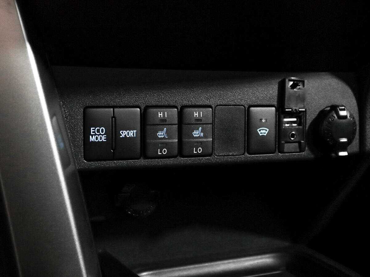 Б/У Тойота Рав4 2016 года. Фото: #12