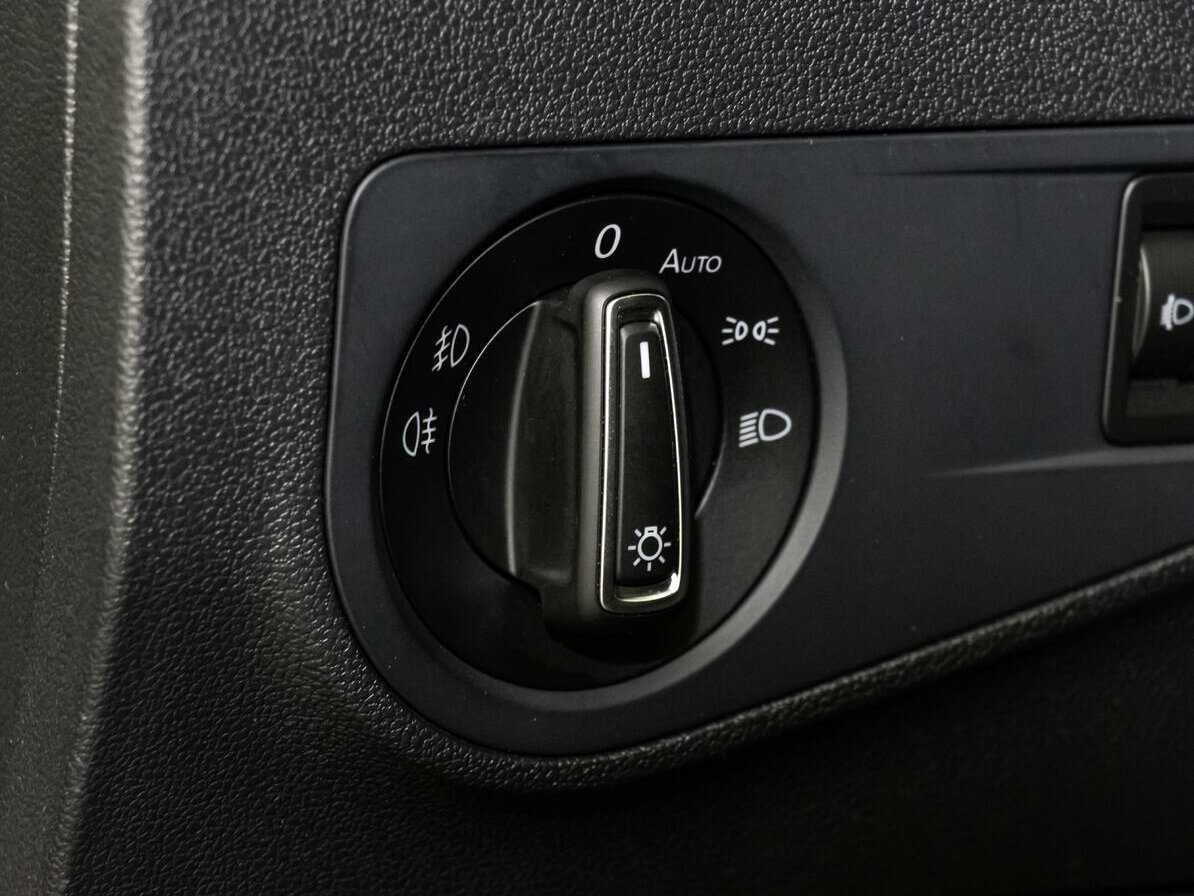 Б/У Фольксваген Тигуан 2017 года. Фото: #11