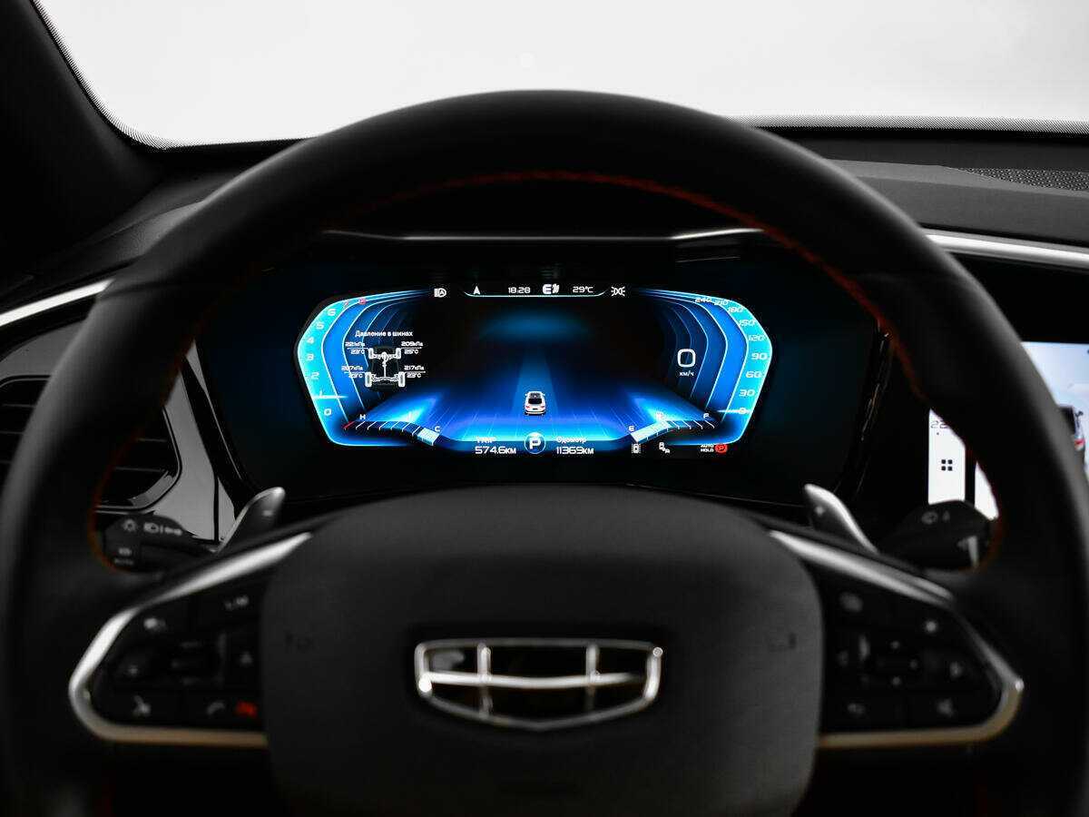 Geely Tugella 2023 года с пробегом. Фото: #8