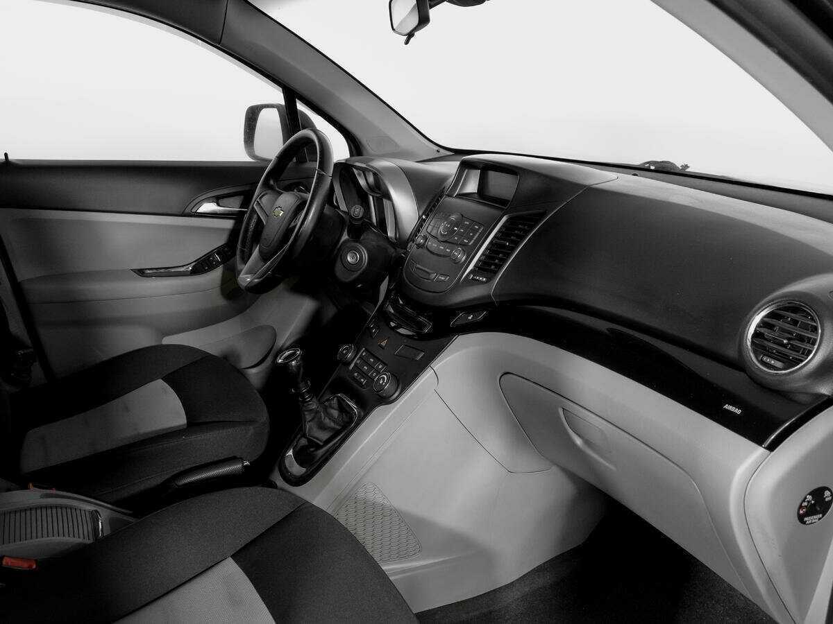 Б/У Шевроле Орландо 2014 года. Фото: #8