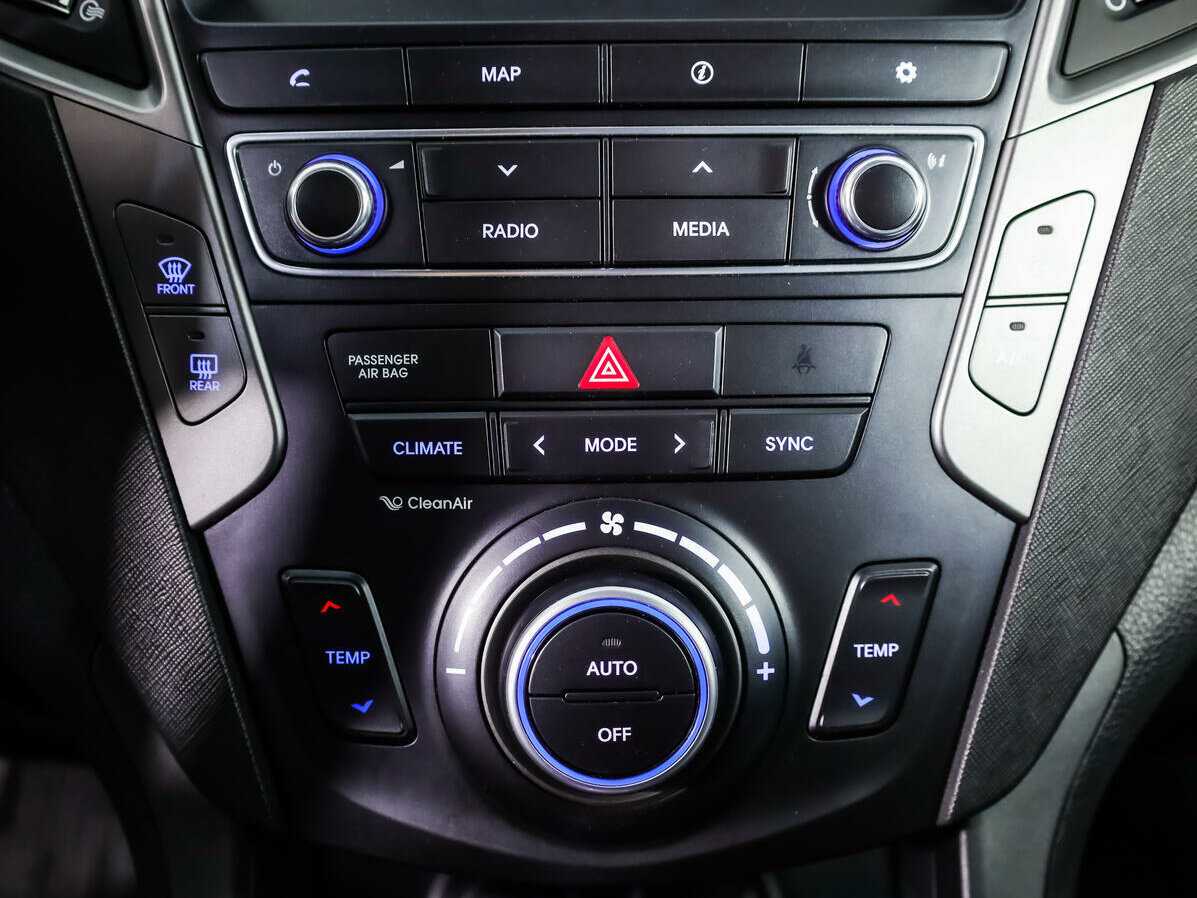 Б/У Хендай Санта Фе 2017 года. Фото: #13