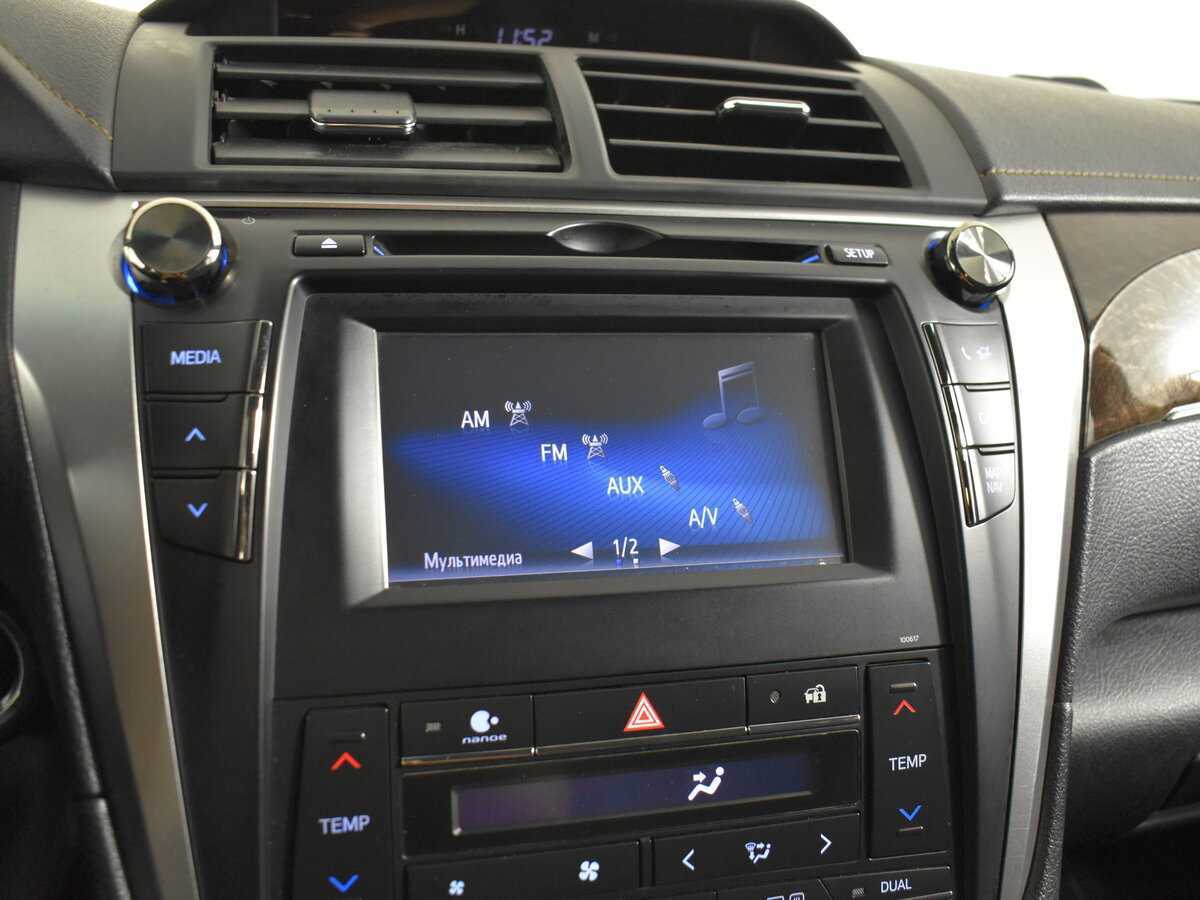 Б/У Тойота Камри 2017 года. Фото: #17