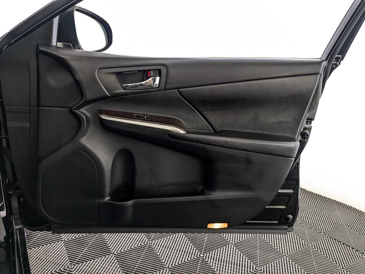 Б/У Тойота Камри 2017 года. Фото: #20