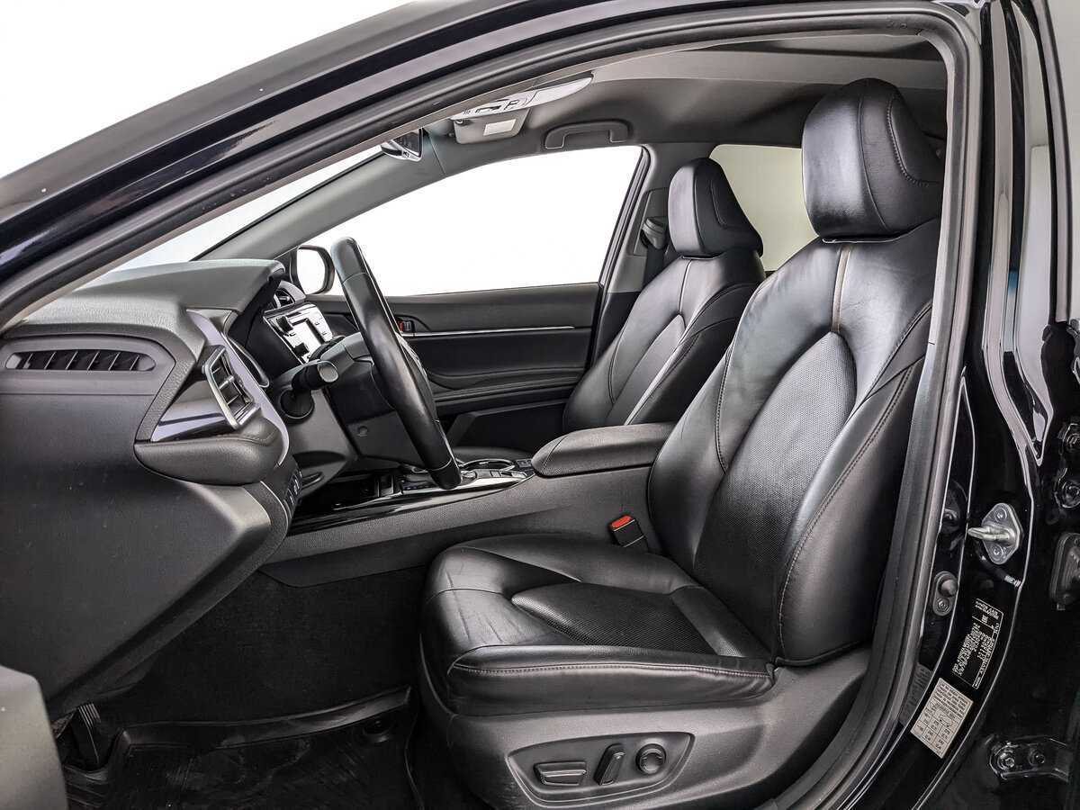 Б/У Тойота Камри 2019 года. Фото: #15