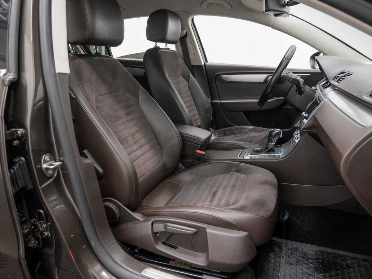 Б/У Фольксваген Пассат 2012 года. Фото: #8