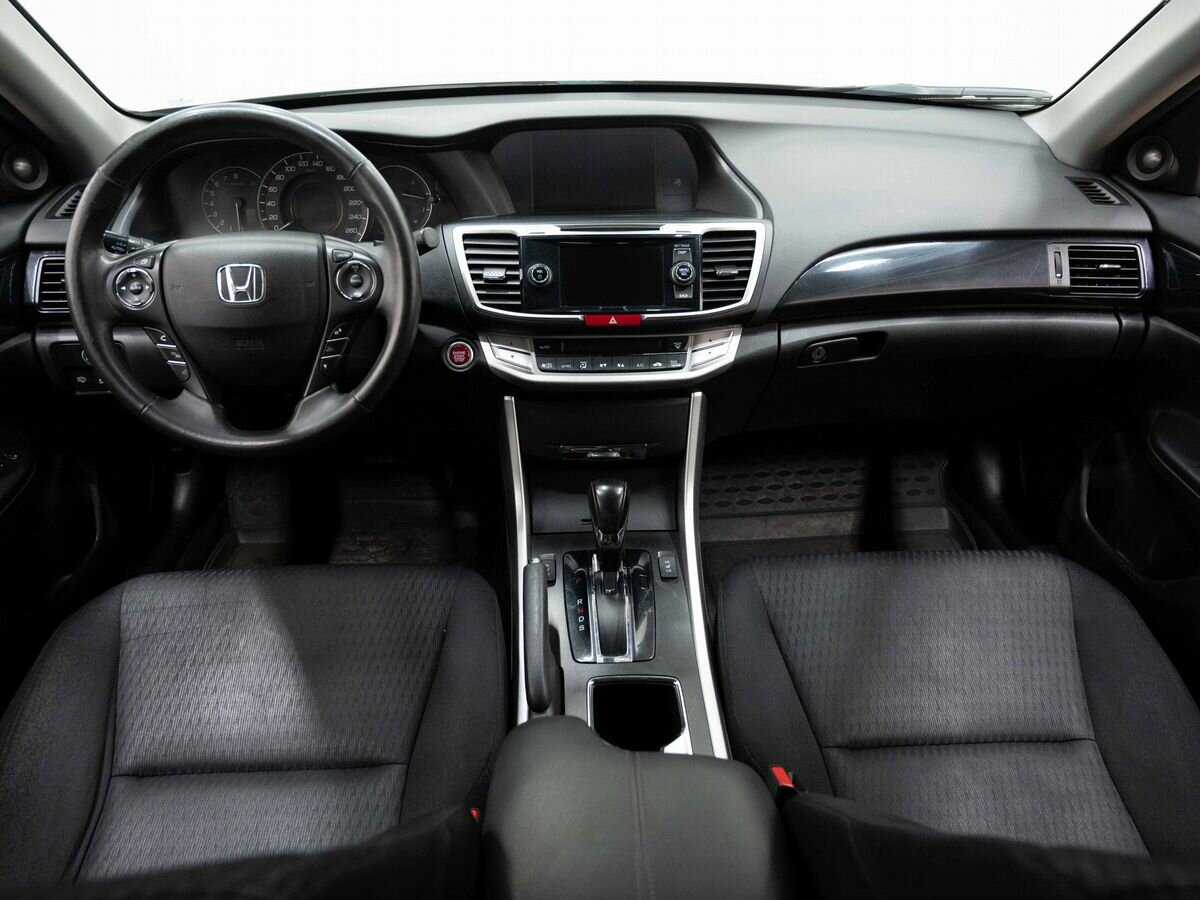 Honda Accord 2013 года с пробегом. Фото: #12