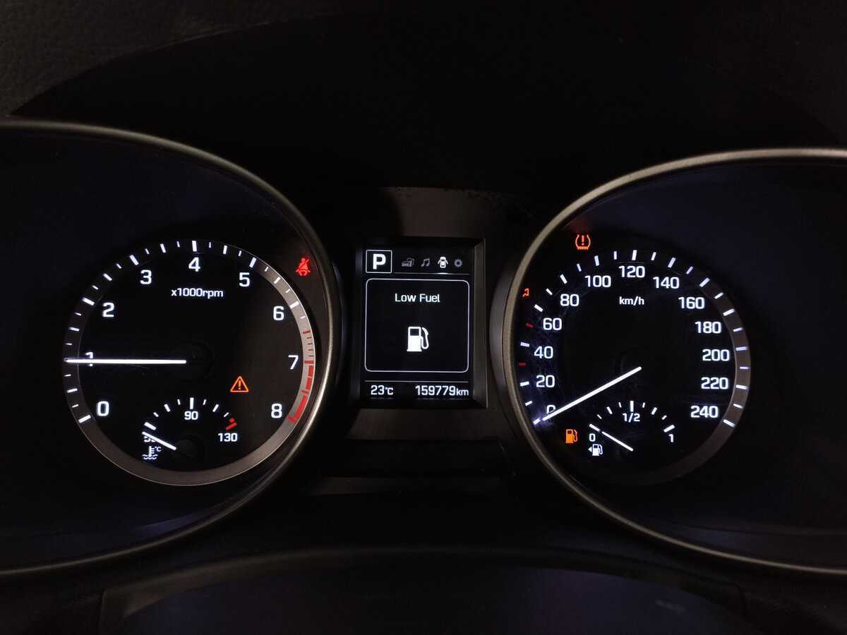 Б/У Хендай Санта Фе 2017 года. Фото: #10