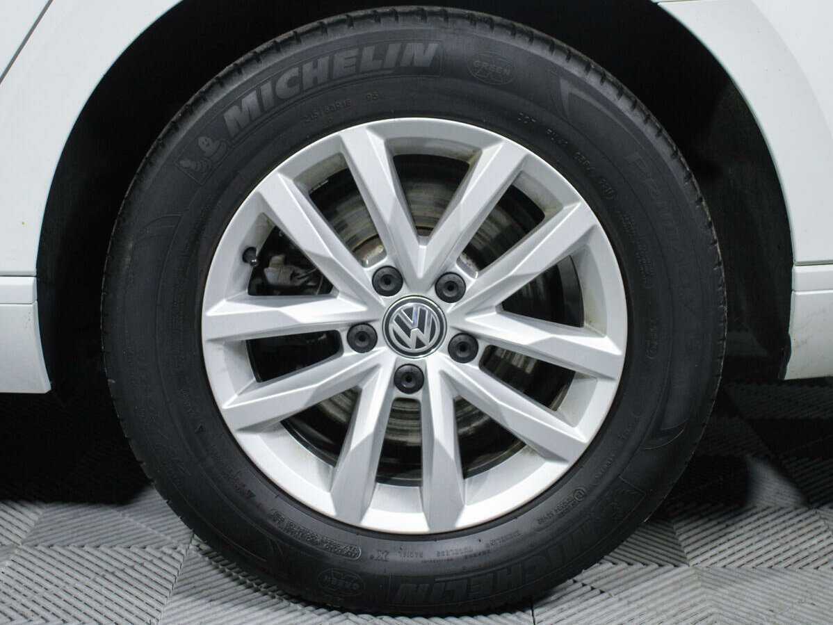 Б/У Фольксваген Пассат 2018 года. Фото: #19