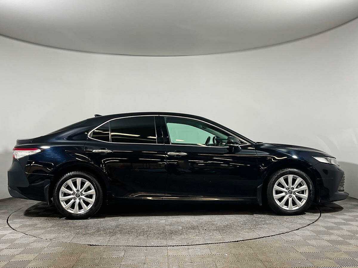 Б/У Тойота Камри 2018 года. Фото: #3