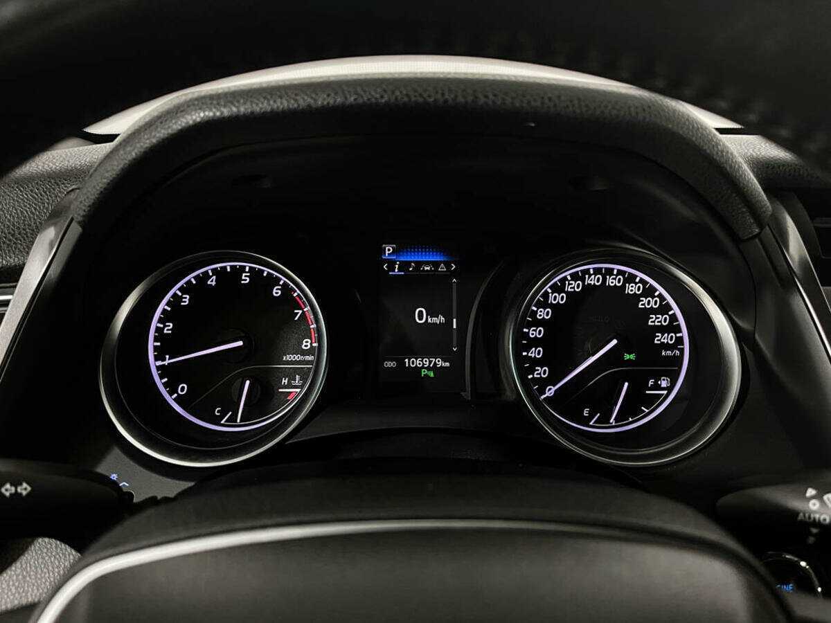 Б/У Тойота Камри 2018 года. Фото: #10