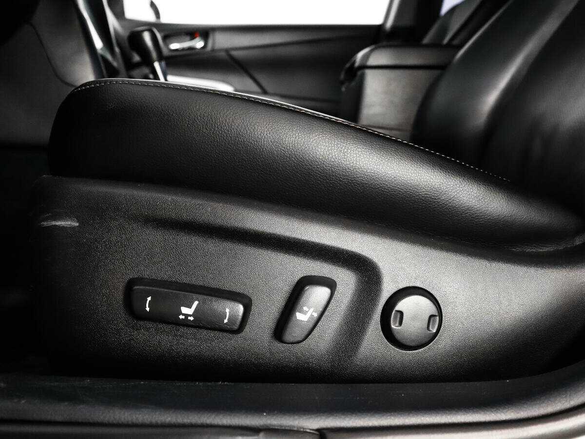 Б/У Тойота Камри 2014 года. Фото: #9