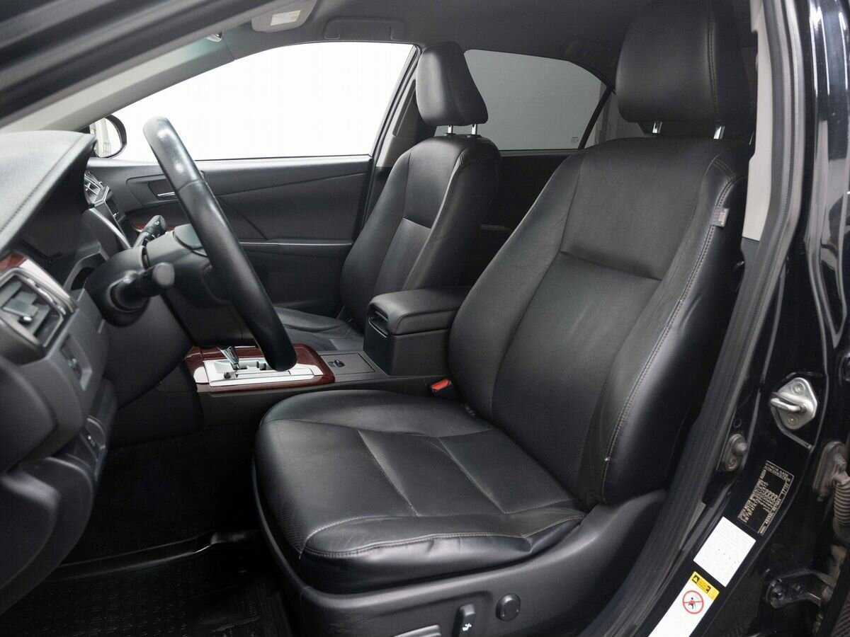 Б/У Тойота Камри 2012 года. Фото: #7