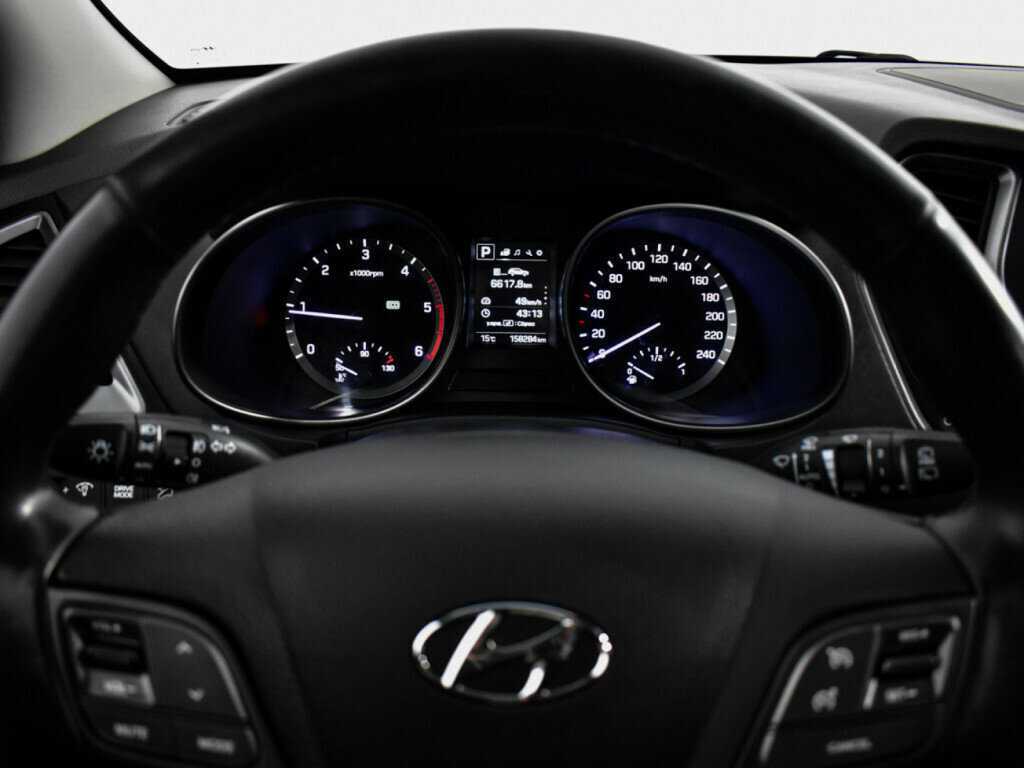 Б/У Хендай Санта Фе 2016 года. Фото: #14