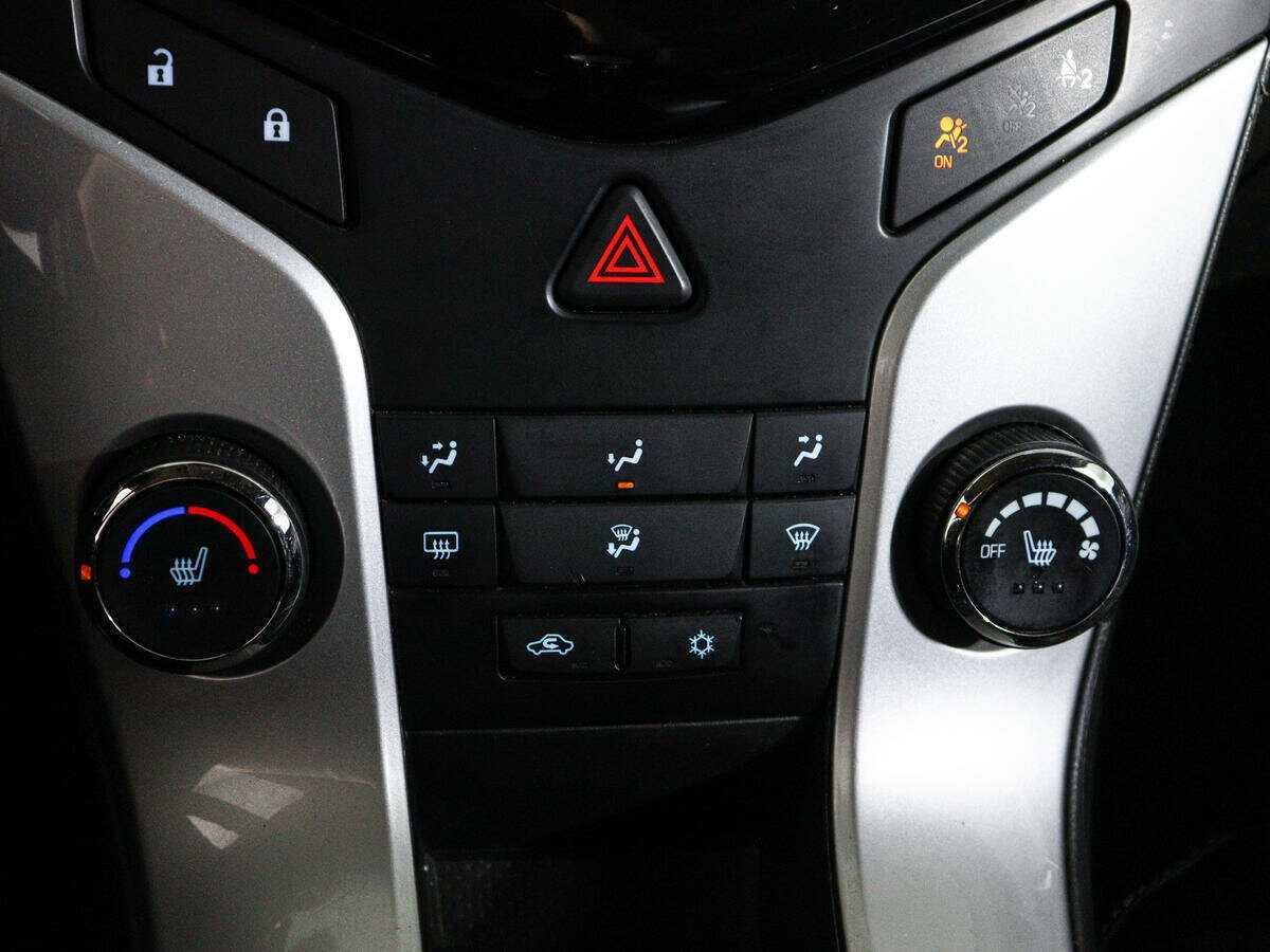 Б/У Шевроле Круз 2014 года. Фото: #15