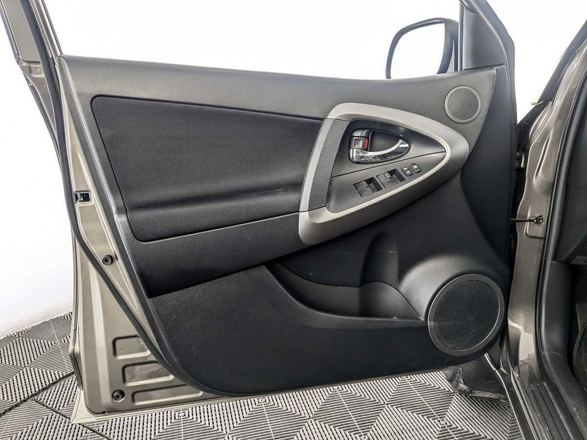 Б/У Тойота Рав4 2012 года. Фото: #18