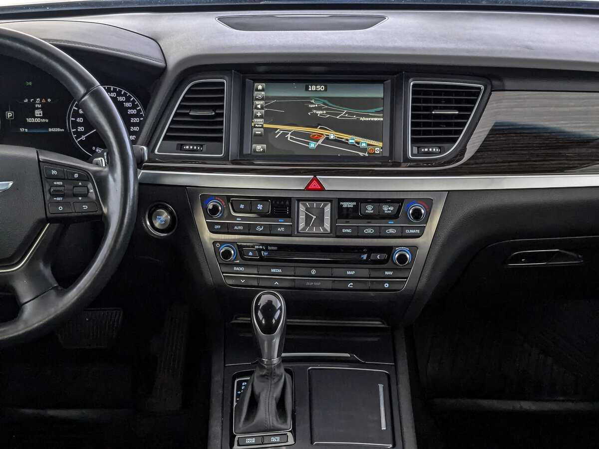 Hyundai Genesis 2015 года с пробегом. Фото: #14