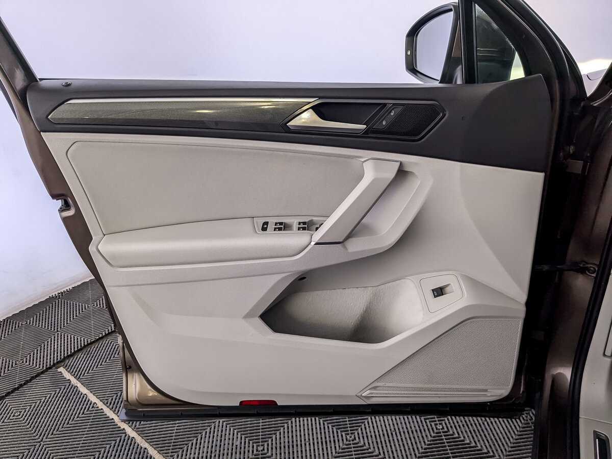 Б/У Фольксваген Тигуан 2017 года. Фото: #18