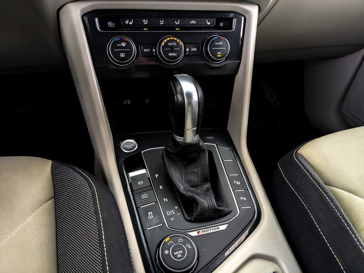 Б/У Фольксваген Тигуан 2017 года. Фото: #24