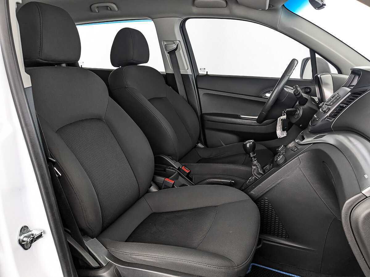 Б/У Шевроле Орландо 2012 года. Фото: #23