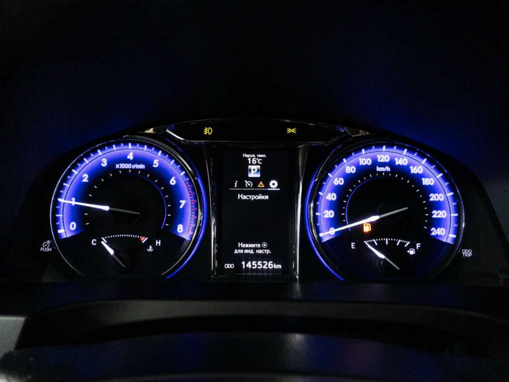 Б/У Тойота Камри 2017 года. Фото: #11