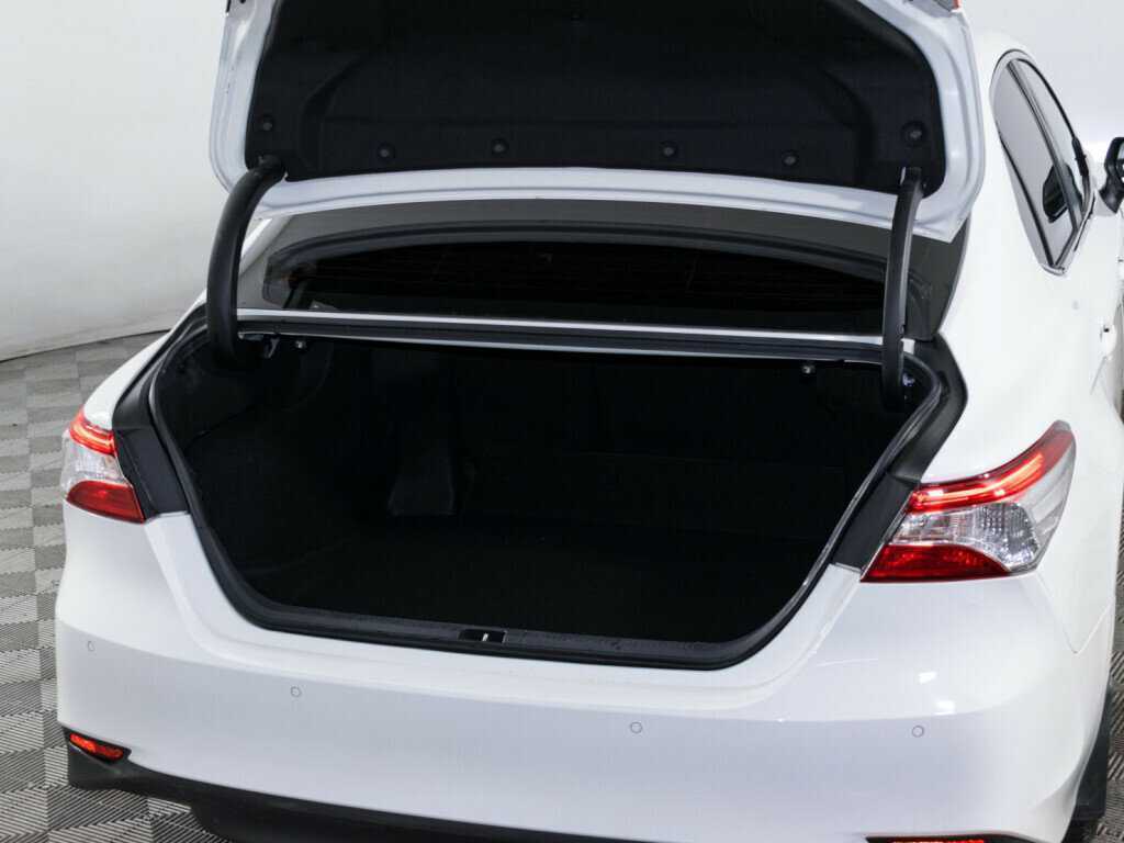 Б/У Тойота Камри 2021 года. Фото: #5