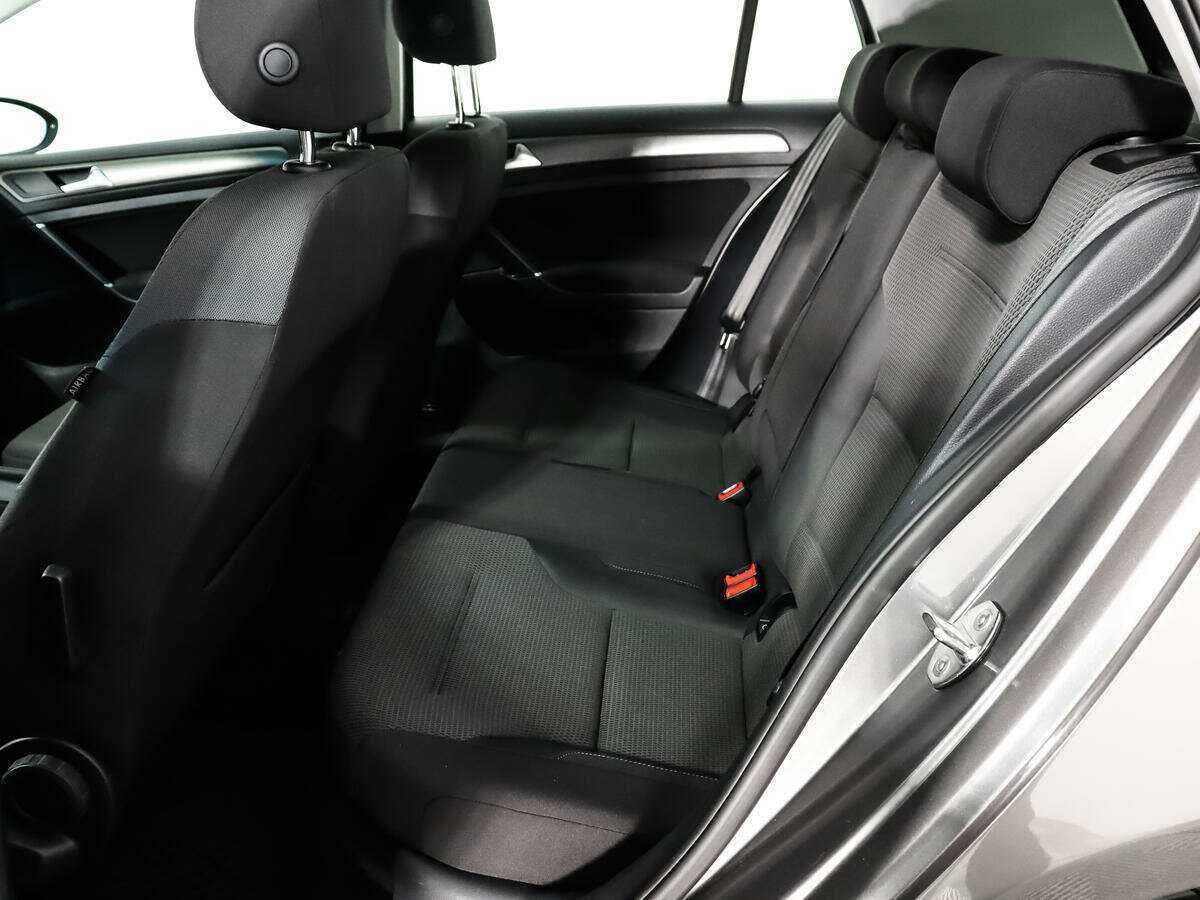 Б/У Фольксваген Гольф 2013 года. Фото: #9