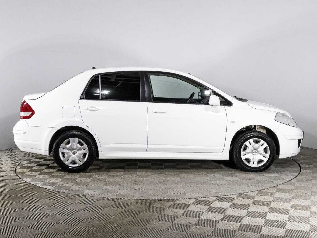 Б/У Ниссан Тиида 2013 года. Фото: #3