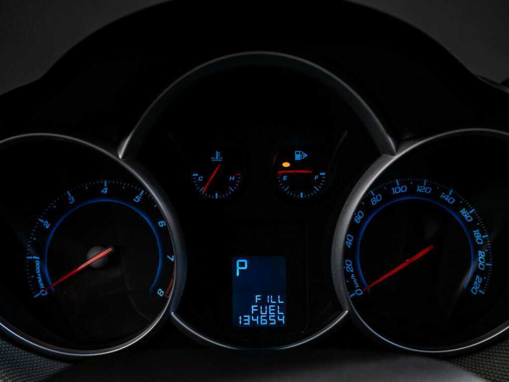 Б/У Шевроле Круз 2013 года. Фото: #13