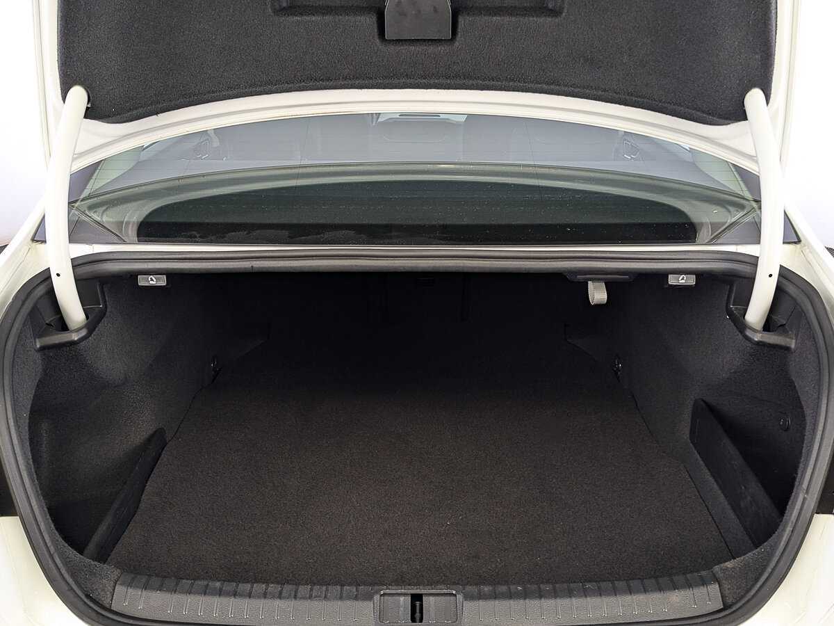 Б/У Фольксваген Пассат 2019 года. Фото: #9