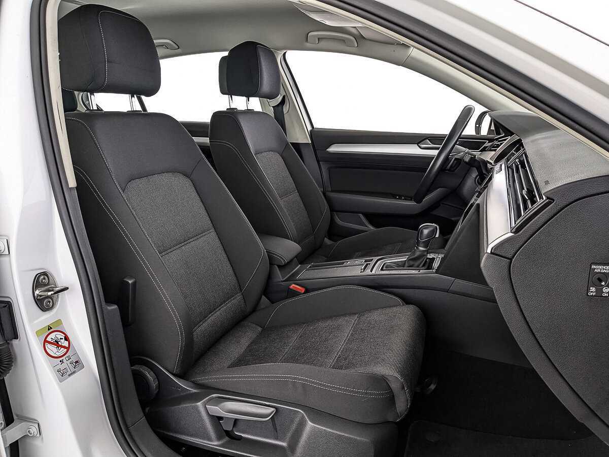 Б/У Фольксваген Пассат 2019 года. Фото: #23