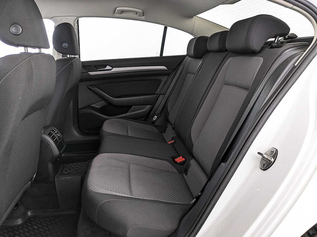 Б/У Фольксваген Пассат 2017 года. Фото: #17