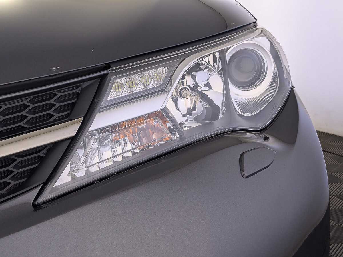 Б/У Тойота Рав4 2014 года. Фото: #10