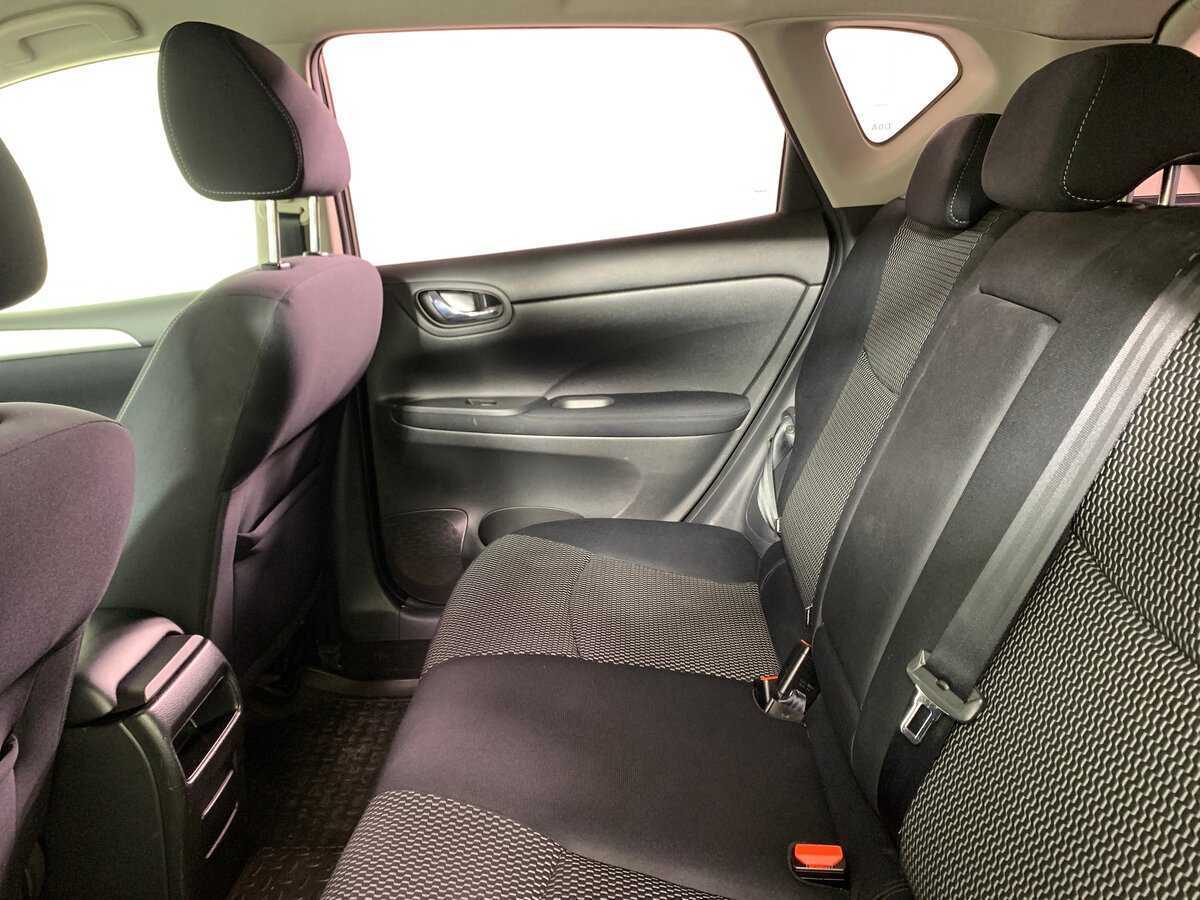 Б/У Ниссан Тиида 2015 года. Фото: #18