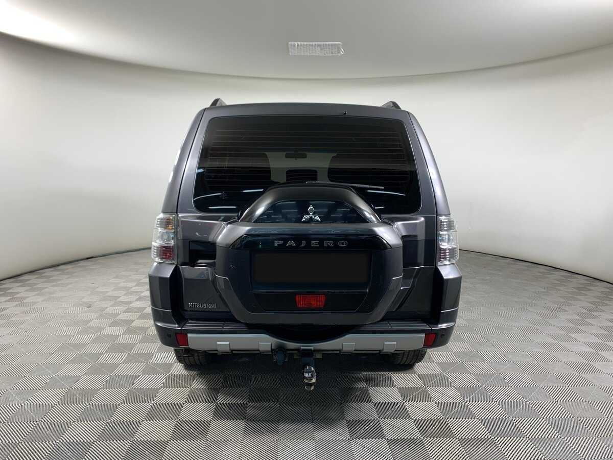 Б/У Митсубиши Паджеро 2015 года. Фото: #5