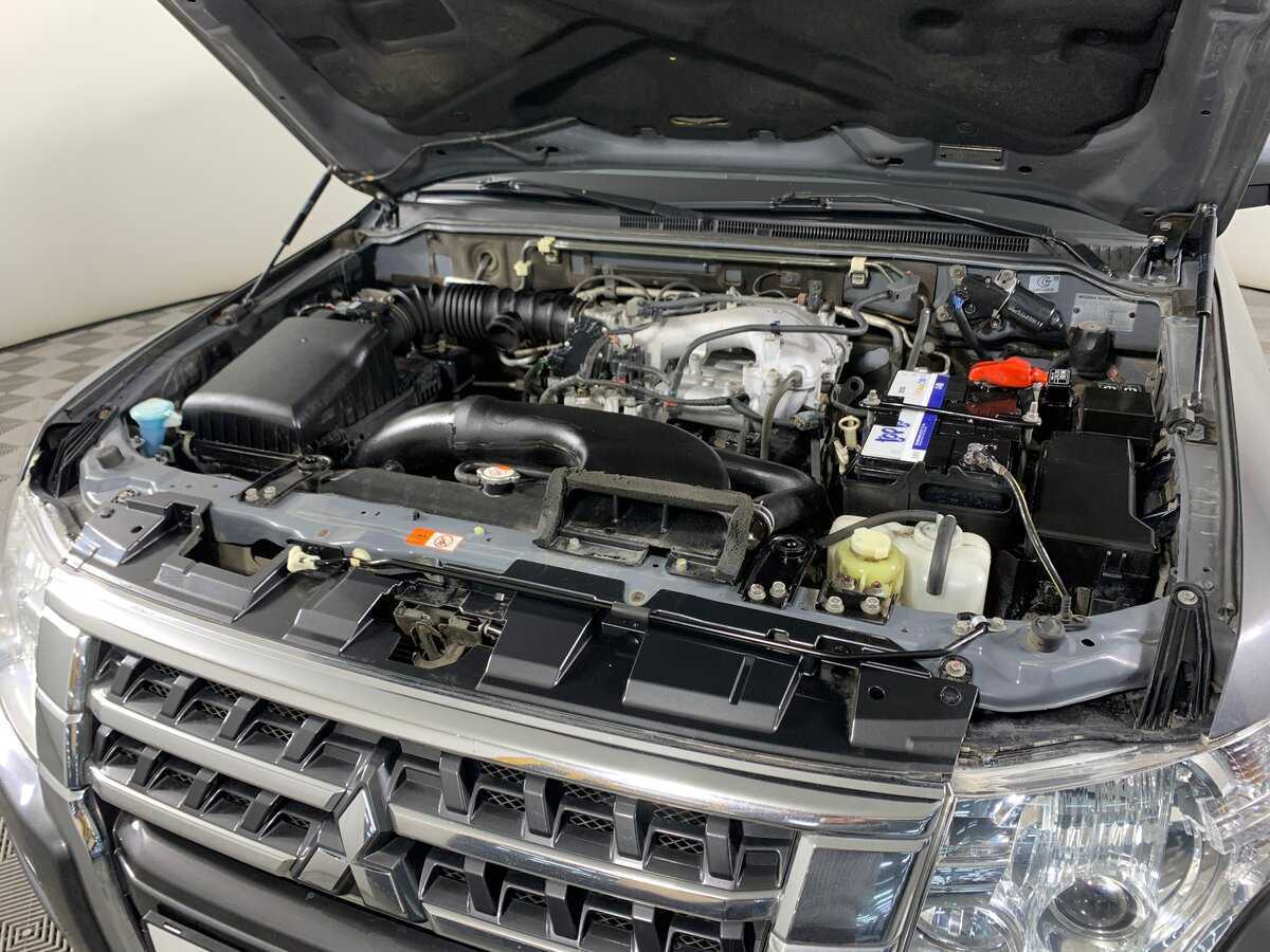 Б/У Митсубиши Паджеро 2015 года. Фото: #10