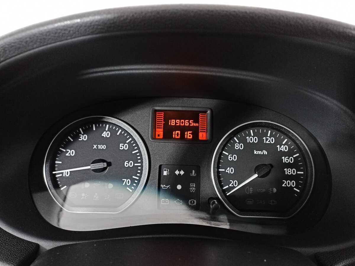 Б/У Ниссан Альмера 2013 года. Фото: #10