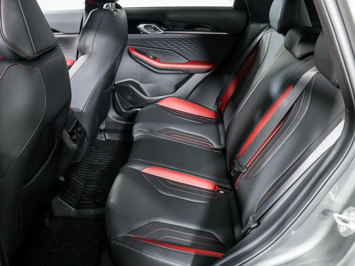 Geely Coolray 2023 года с пробегом. Фото: #6