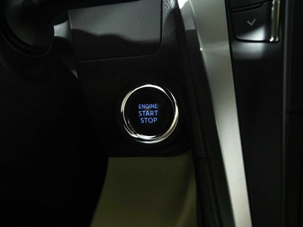 Б/У Тойота Камри 2016 года. Фото: #18