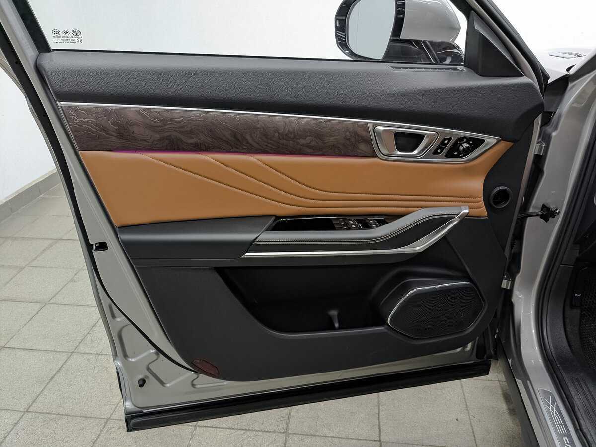 FAW Bestune T99 2023 года с пробегом. Фото: #18