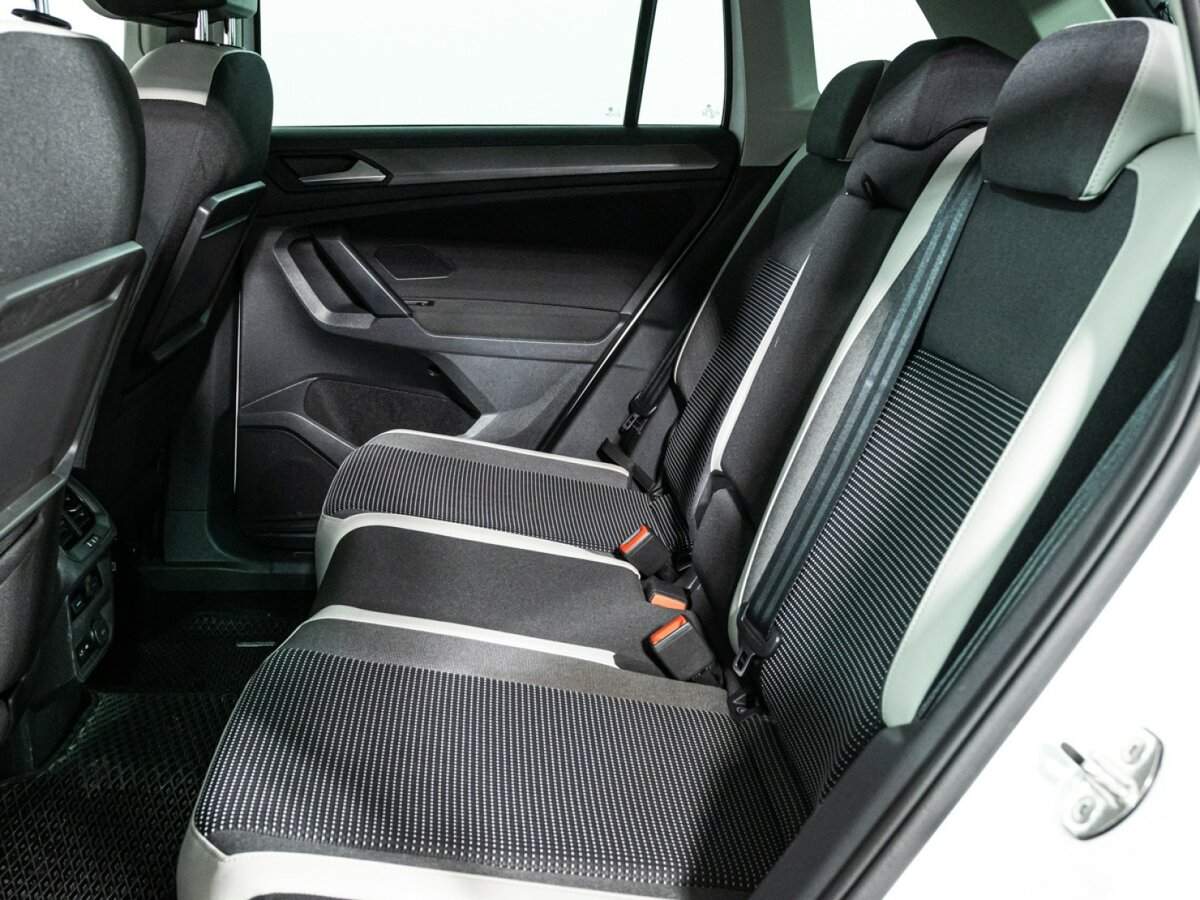 Б/У Фольксваген Тигуан 2018 года. Фото: #9