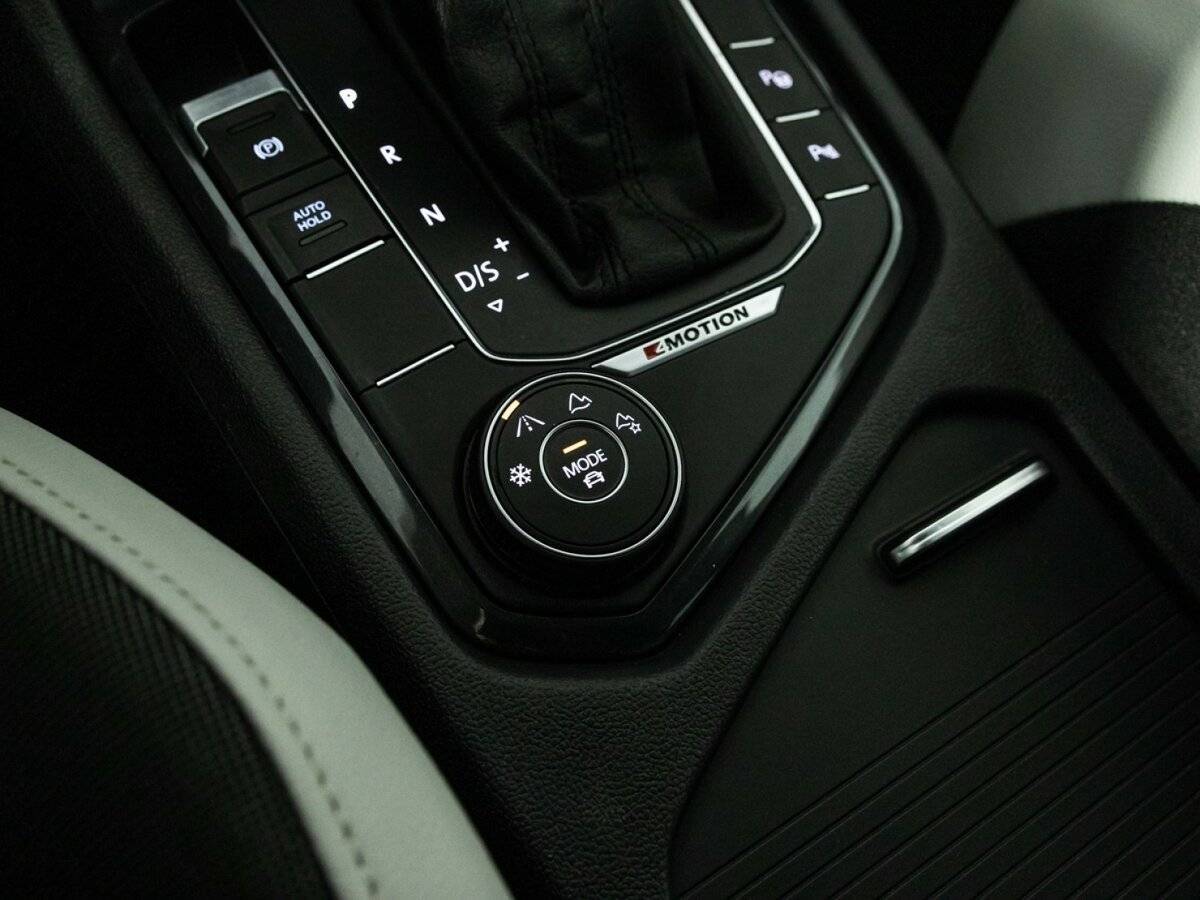 Б/У Фольксваген Тигуан 2018 года. Фото: #18