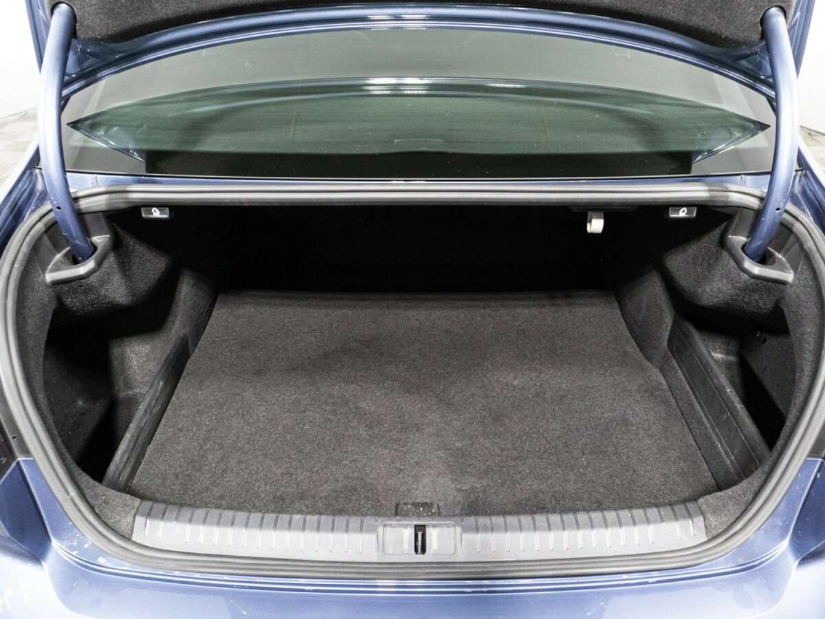 Б/У Фольксваген Пассат 2017 года. Фото: #14