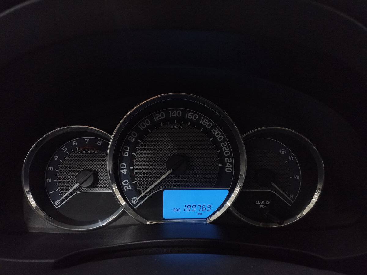 Б/У Тойота Королла 2013 года. Фото: #12