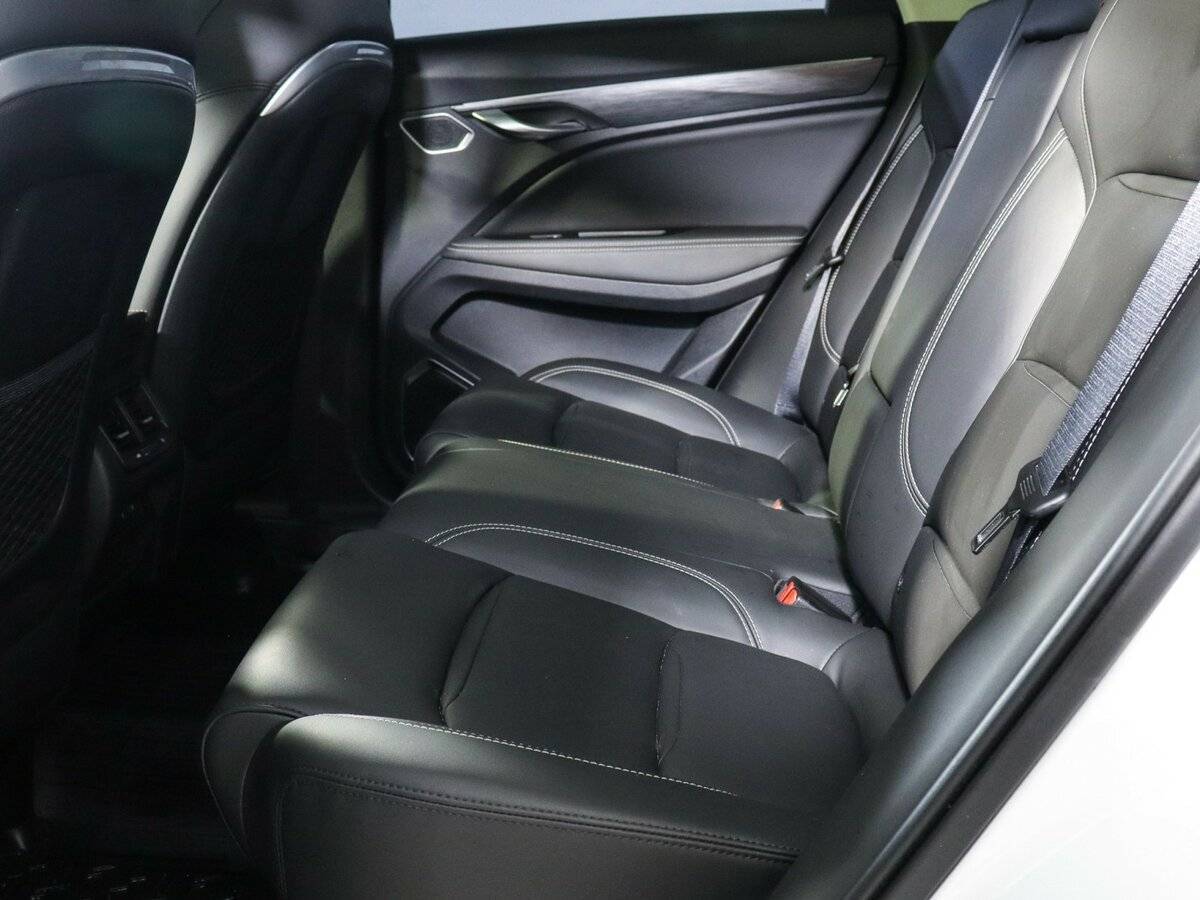 Geely Tugella 2022 года с пробегом. Фото: #9