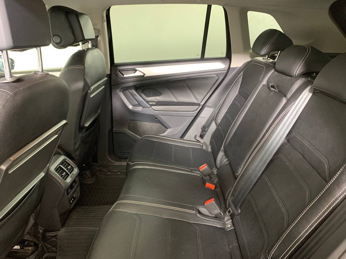 Б/У Фольксваген Тигуан 2019 года. Фото: #17