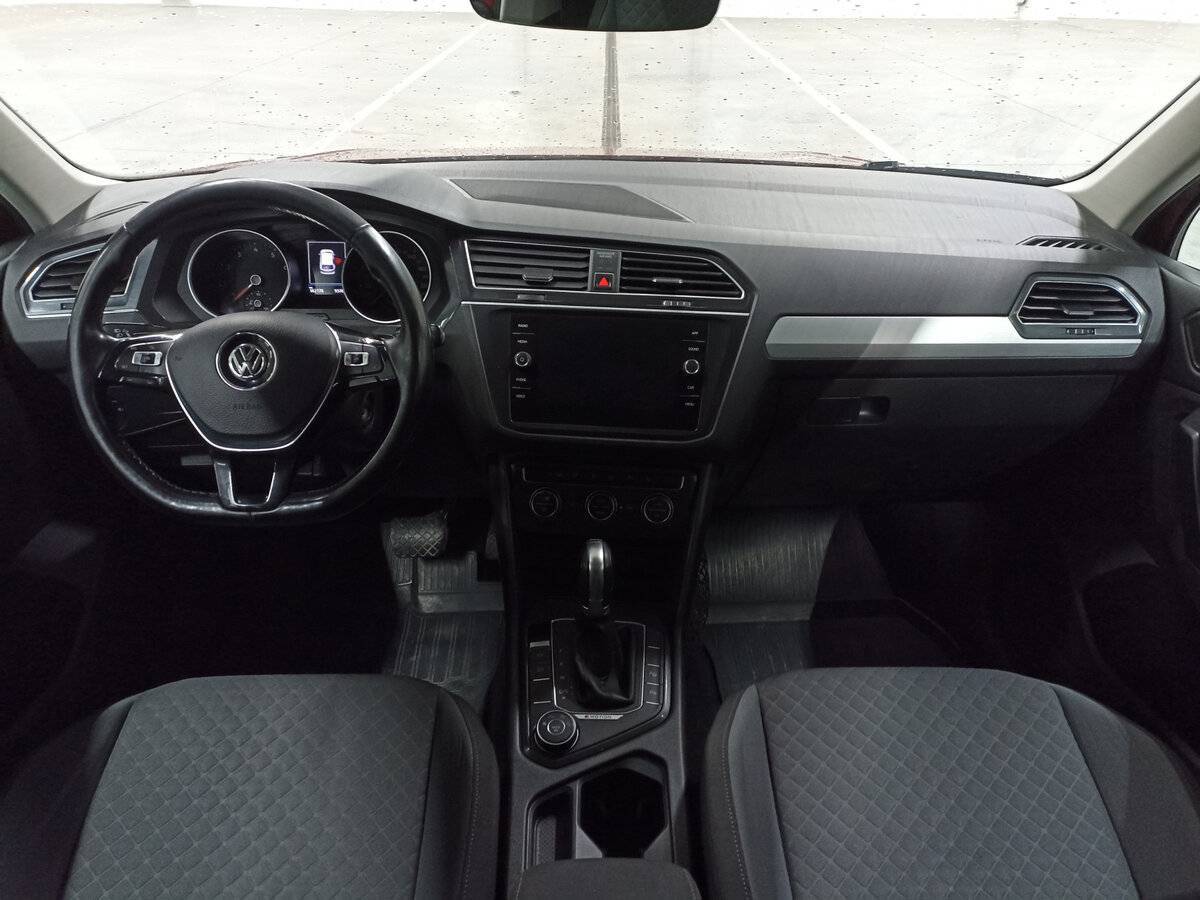 Б/У Фольксваген Тигуан 2018 года. Фото: #13