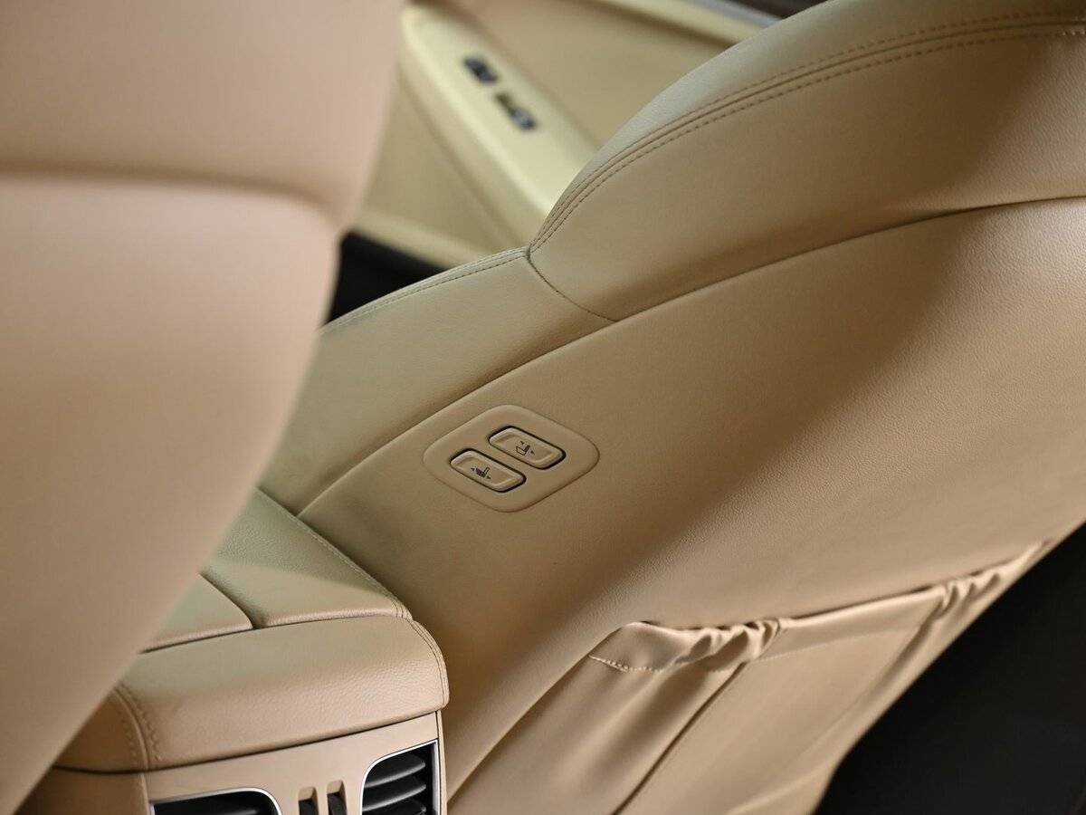 Hyundai Genesis 2016 года с пробегом. Фото: #15