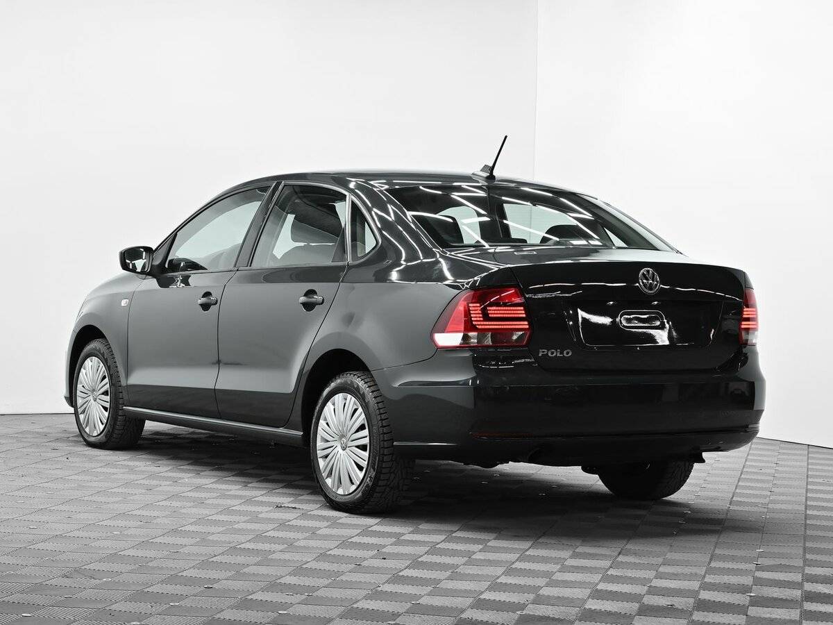 Б/У Фольксваген Поло 2017 года. Фото: #2